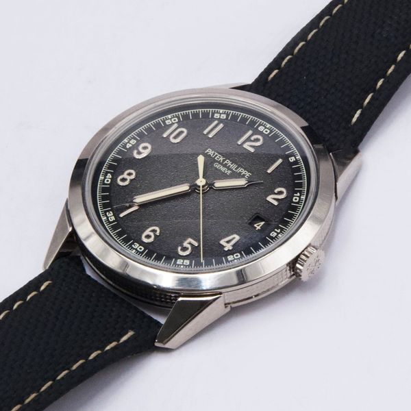 Patek Philippe Calatrava 5226G-001